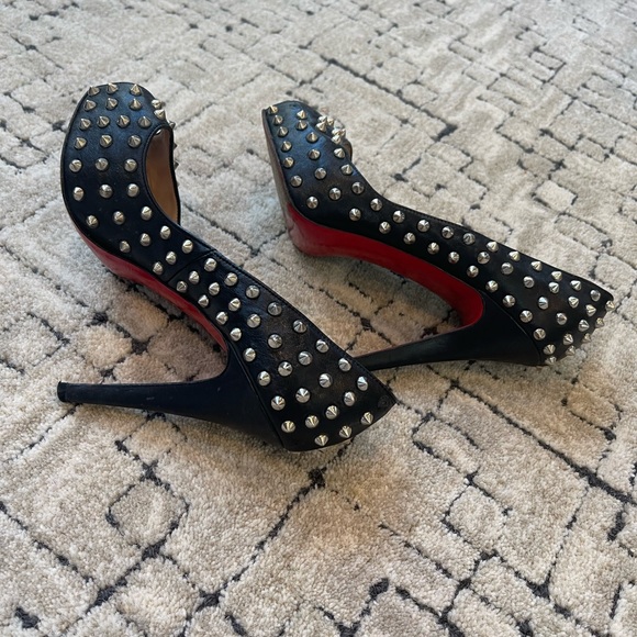Christian Louboutin Rockstud heels - Picture 3 of 5